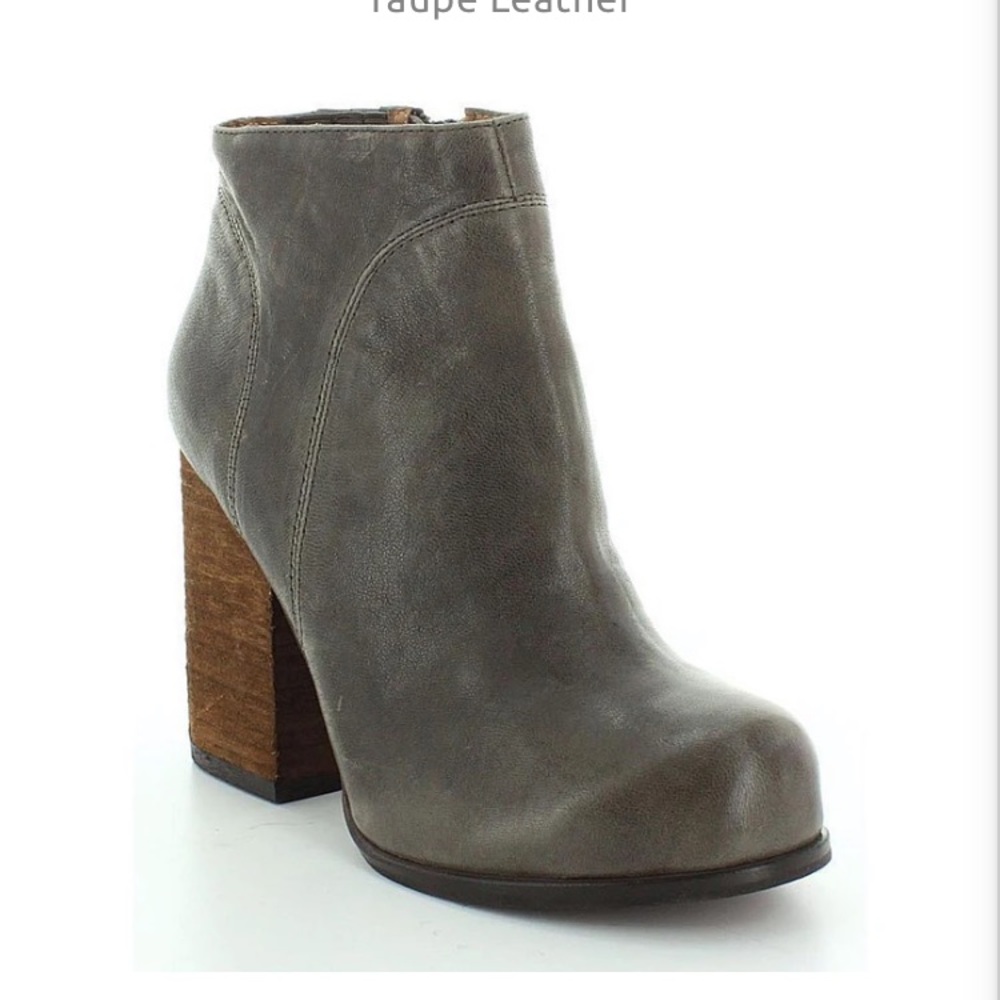 Jeffrey Campbell Hanger Leather Booties size 8